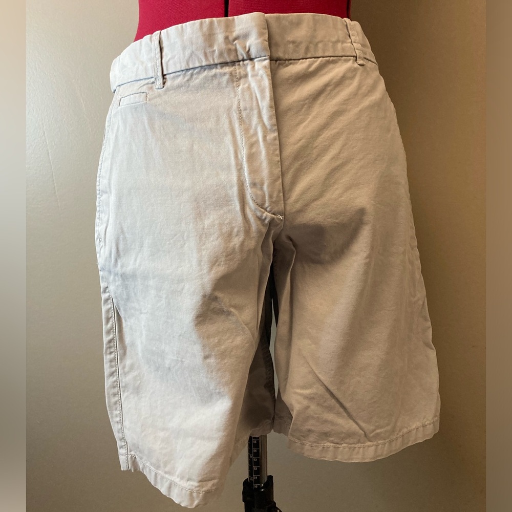 Khakis by GAP Women’s Boyfriend Roll-Up Style Shorts Size 4